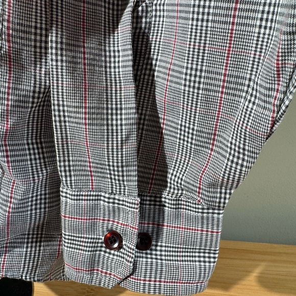 Gray Casual Button Down Shirt with Subtle Plaid - Picture 4 of 9